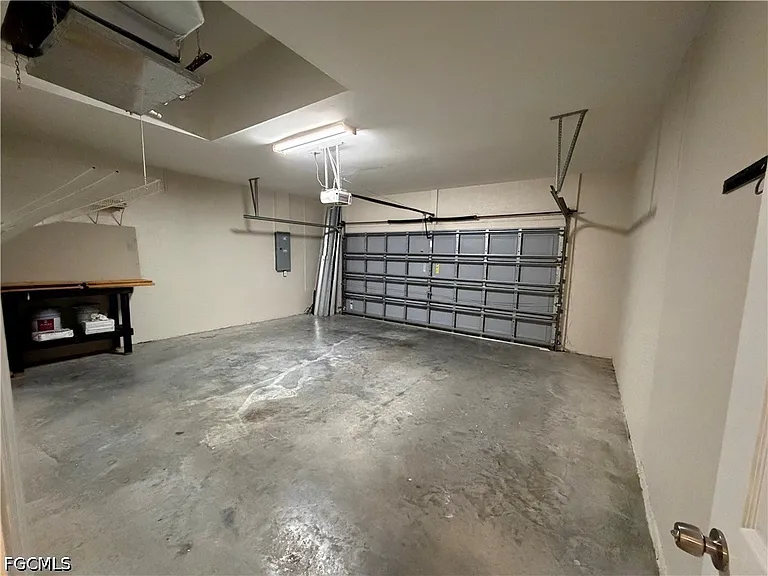 1466 Argyle Dr — Photo 34