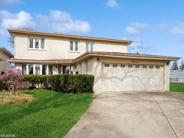 6920 N Avers Ave, Lincolnwood, IL 60712