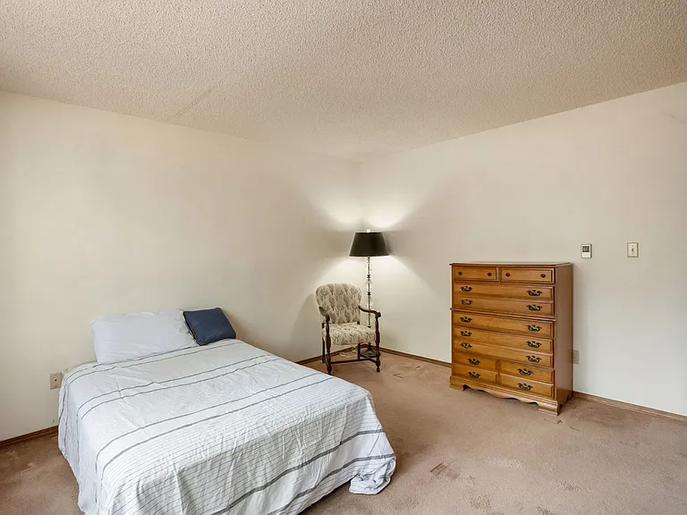 590 Greenway Ct #A — Photo 23