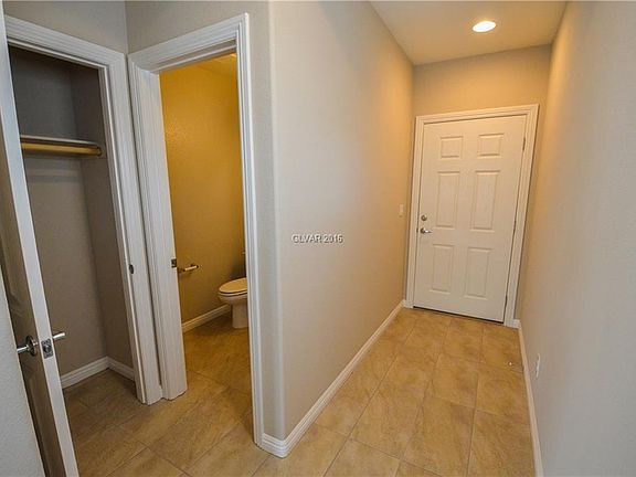 4th image of 9422 Sand Tiger Ave #0
