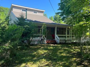 36 Plum Tree Ln, Berkeley Springs, WV 25411