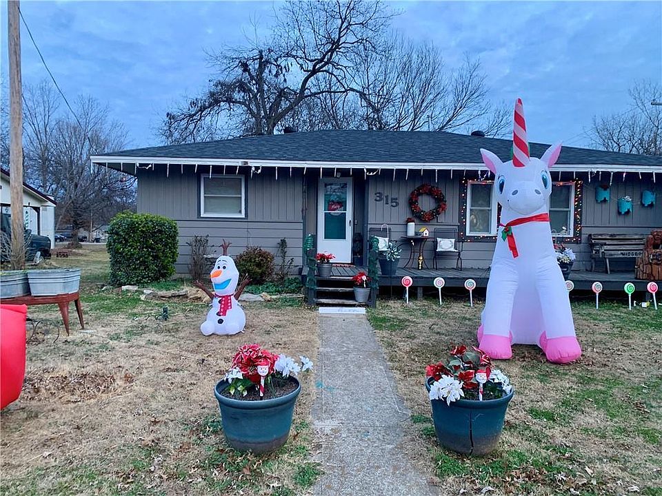 315 N 3rd St, Chetopa, KS 67336 Zillow