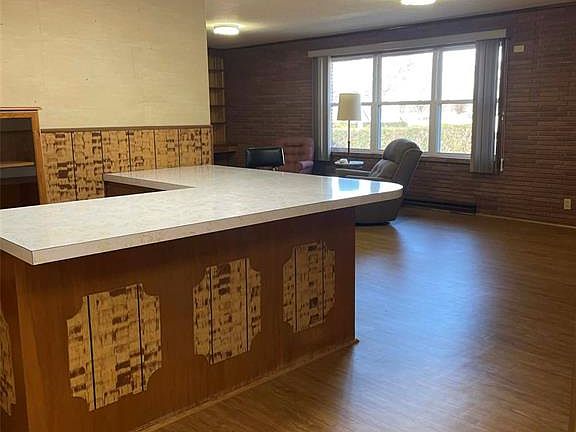 5th image of 706 Smith St