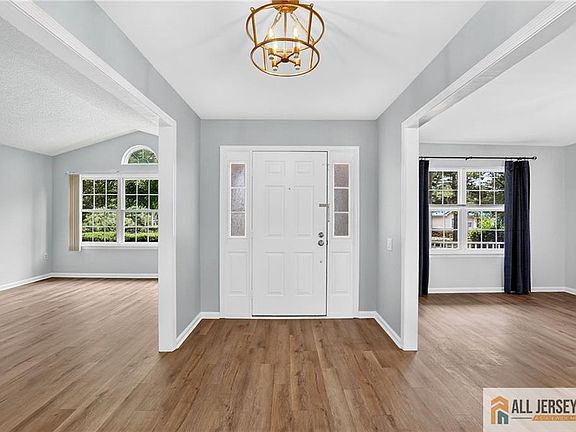 2nd image of 102 Waterside Blvd