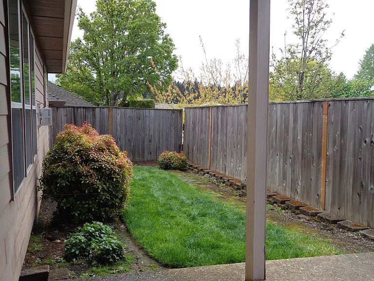 6439 Robin Hood St SE — Photo 38