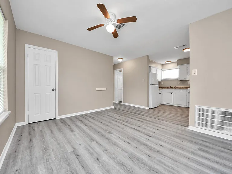 17111 River Rd #C — Photo 5