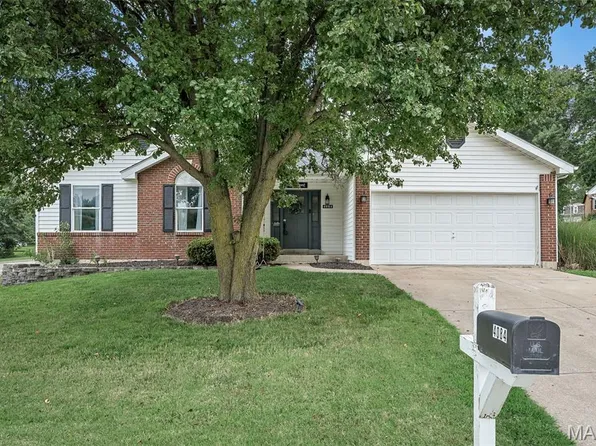4084 Ramona Ln, Saint Charles, MO 63304