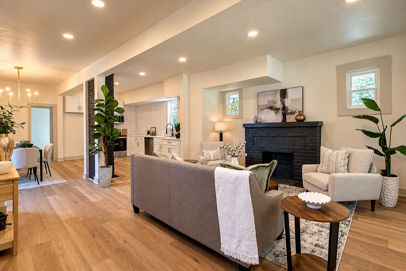 4 bed, 1560 sqft, $2,300 — Photo 3