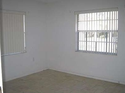 5th image of 1527 E Lake Parker Dr