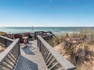 9414 Lakeside Ave, Onekama, MI 49675
