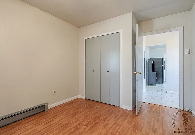 540 W 8th St — Photo 14