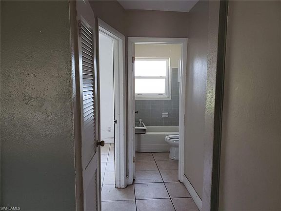 3rd image of 2141 Maravilla Ln