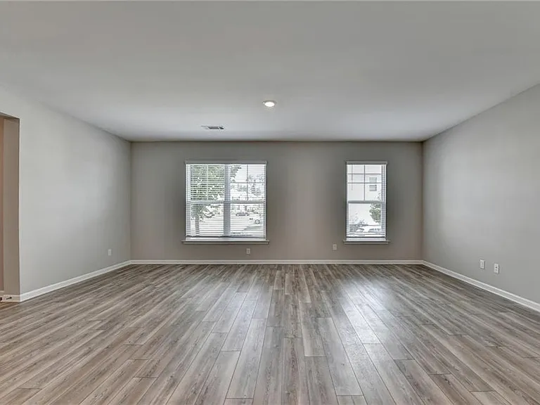 4335 Magpie Dr — Photo 10