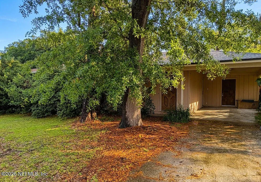3 bed, 2.0 bath, 1296 sqft, $2,000 — Photo 1