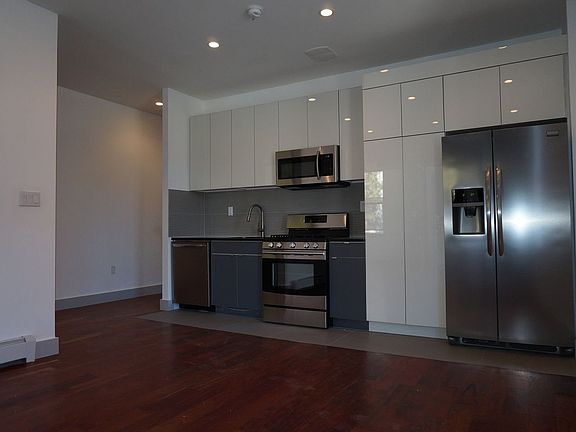 2nd image of 389 Marcus Garvey Blvd #3R