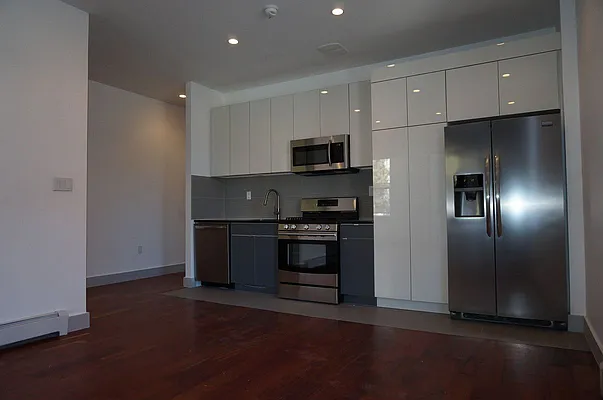 Rented by Real Team Brokerage | media 26