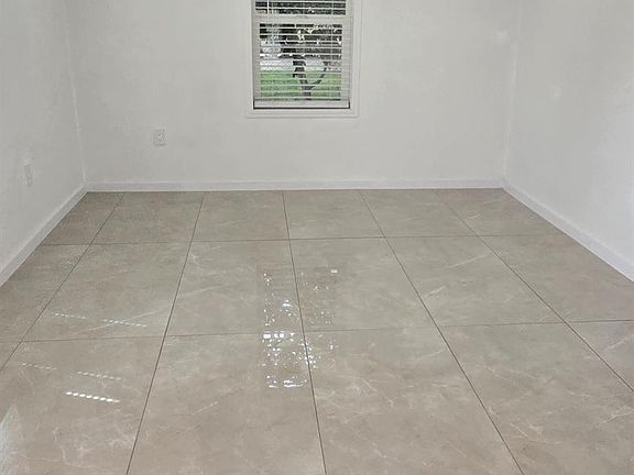 4th image of 7900 Alden St