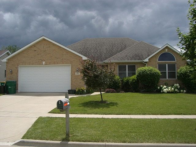1st image of 130 E Maplewood Dr