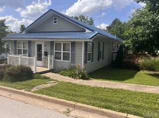 315 E North St, Saint Clair, MO 63077