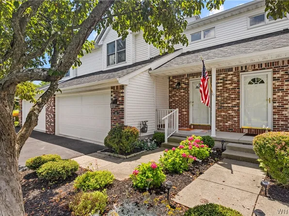 5411 Village Station Cir, Williamsville, NY 14221