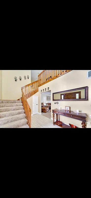 4 bed, 2.5 bath, 3312 sqft, $4,000 — Photo 3
