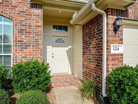 3rd image of 124 Long Canyon Ln