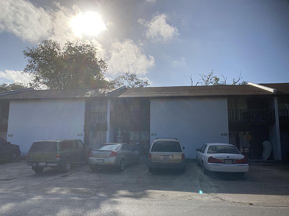 5th image of 615 Jackson Ave