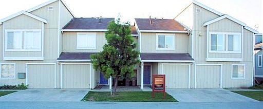 1st image of 940 Memorial Dr APT B