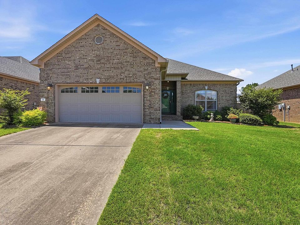 1st image of 28 Oak Tree Cir