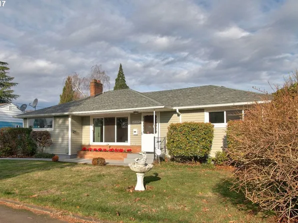 10709 NE Everett Ct, Portland, OR 97220