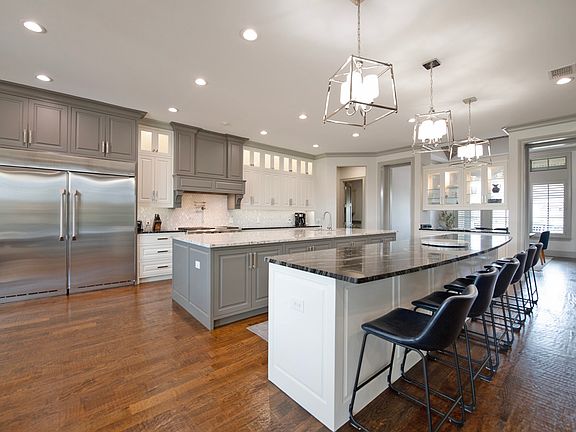 3rd image of 306 Renaissance Ln
