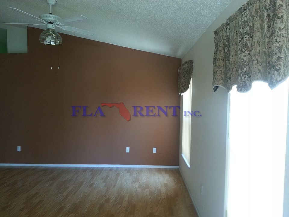 1st image of 319 English Oak Ct