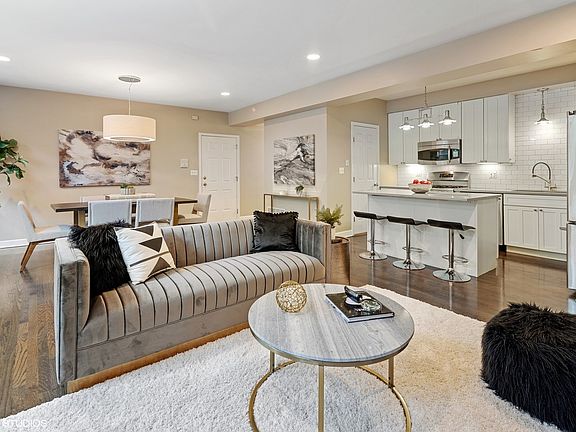 4th image of 2237 N Oakley Ave APT 1