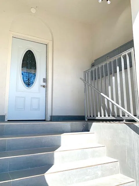 2-209 4th St — Photo 2