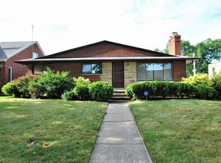 15605 Fischer Rd, Cleveland, OH 44111