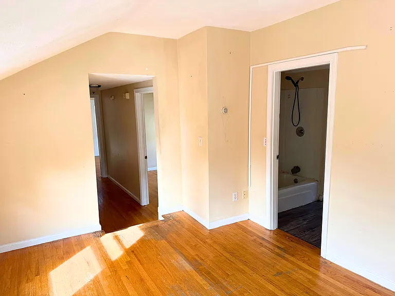 104-106 Calvary St #104R — Photo 6