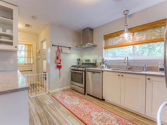 4th image of 1564 Dorset Dr