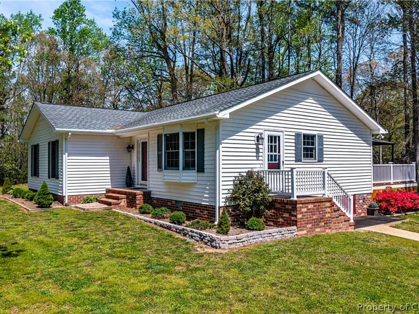 810 Corrotoman Cir, Kilmarnock, VA 22482