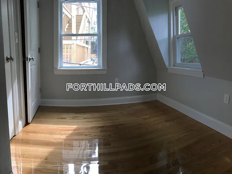 6 Saint James Pl — Photo 16