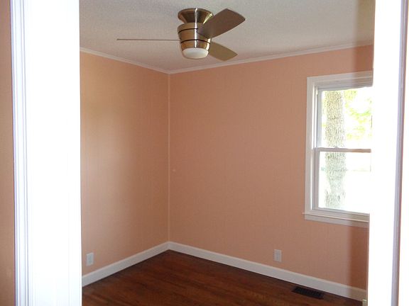 125 Laurel Lane Bedroom