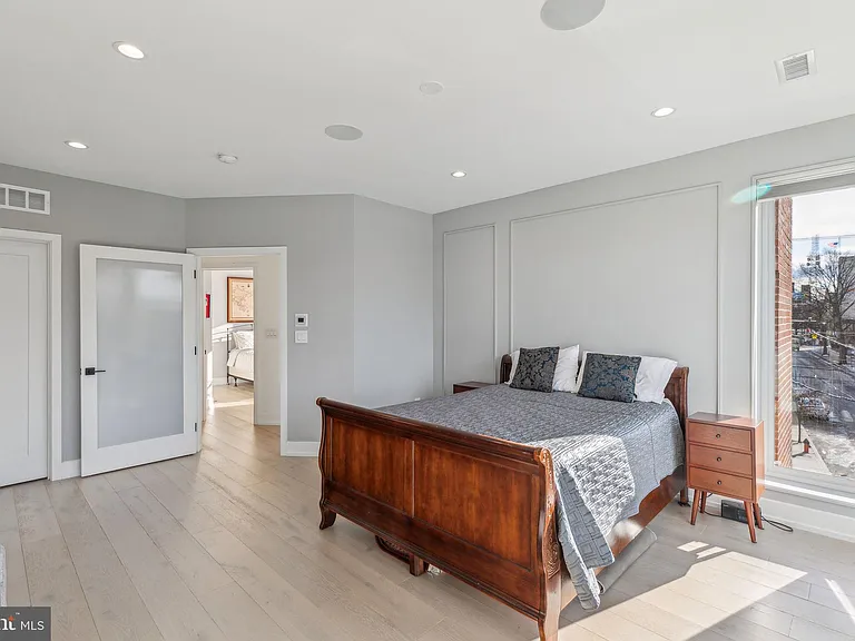 527 Brown St — Photo 21