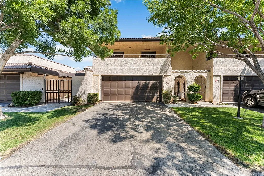 3 bed, 1966 sqft, $2,950 — Photo 4