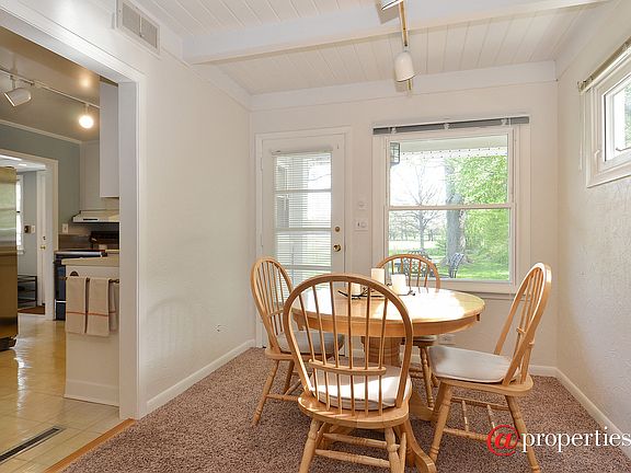 Kitchen / Breakfast Room