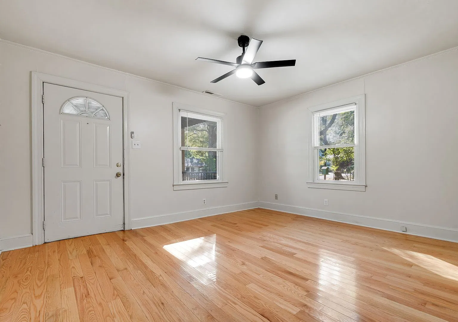 1015 Sedgefield St — Photo 2