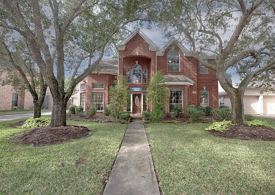1st image of 309 Oak Hollow Dr