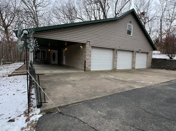411 Illini Dr, Hopewell, IL 61565