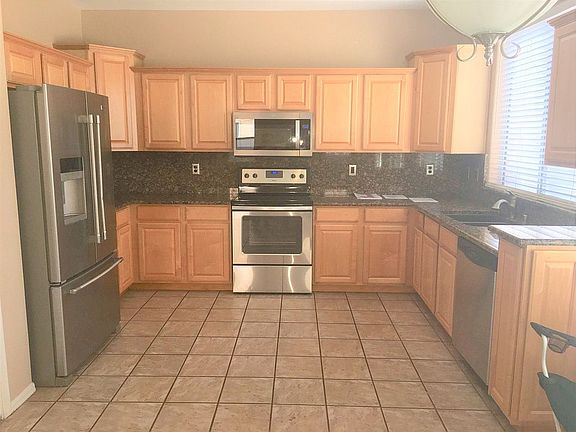 Eat-In Ktch SS appl+granite