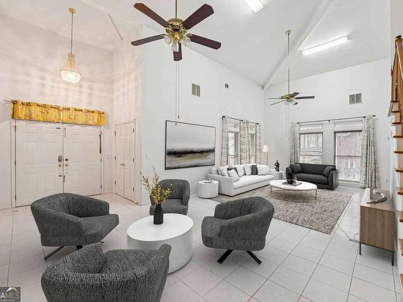 2nd image of 420 Link Rd