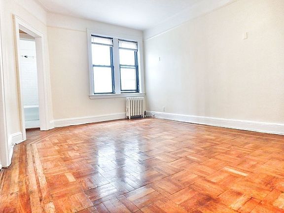 5th image of 30-14 29th St #2M