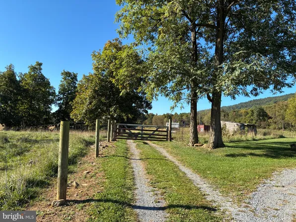 446 Pa Kath Ln, Martinsburg, WV 25403